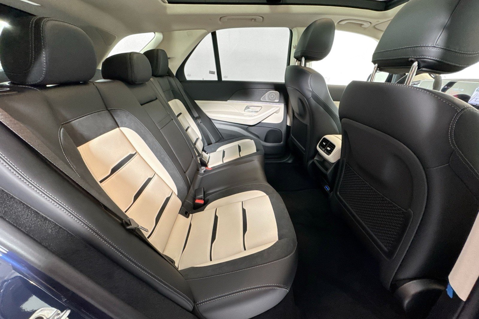 New 2026 Twilight Blue Metallic Mercedes-Benz AMG® GLE 53 4MATIC+ SUV image 25