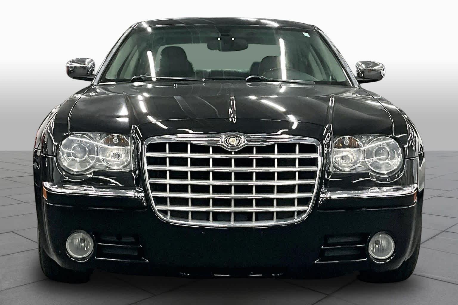 Used 2005 Brilliant Black Crystal Prl Chrysler 300C image 3