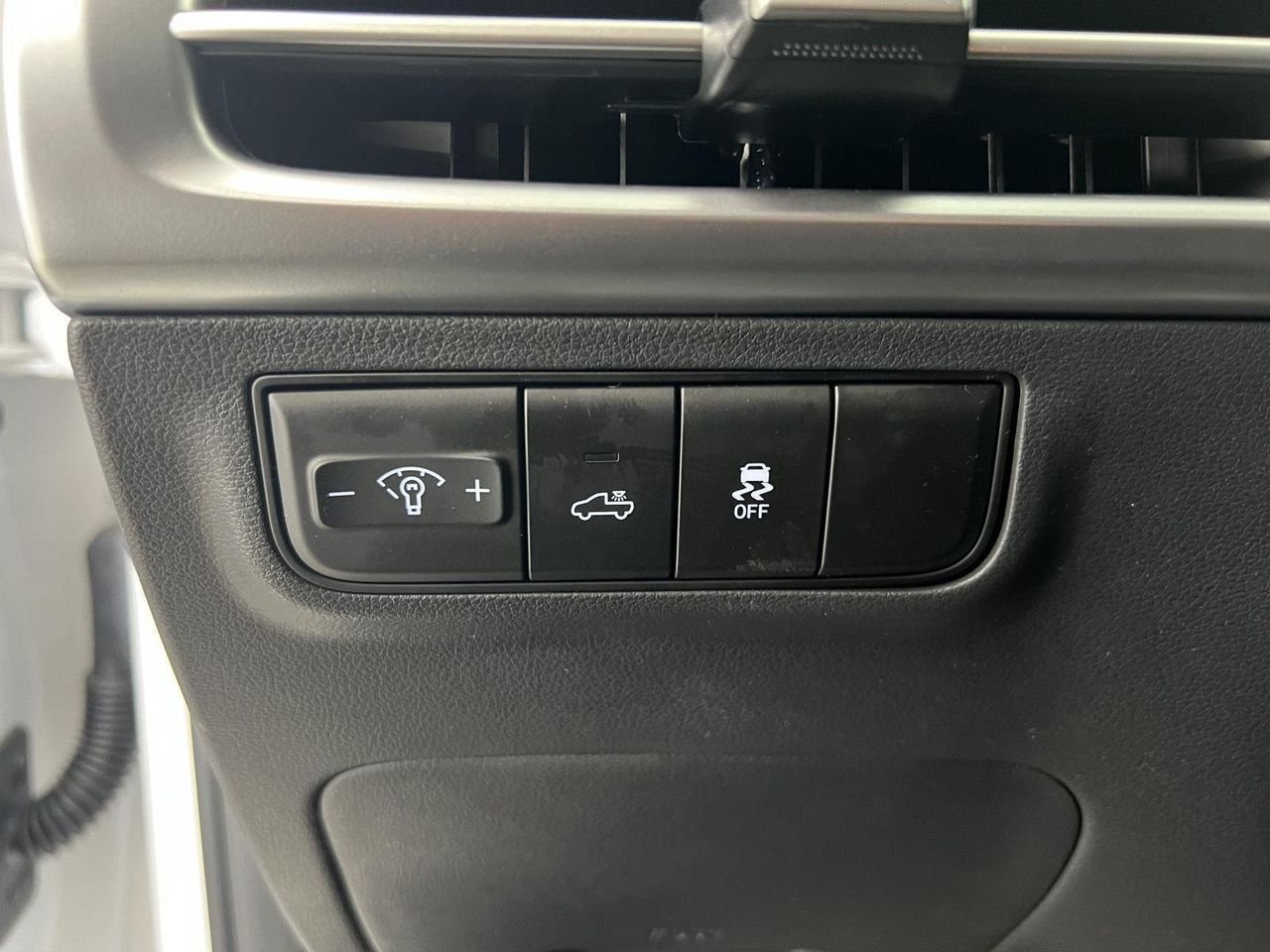 New 2026 Atlas White Hyundai SEL Activity AWD image 15