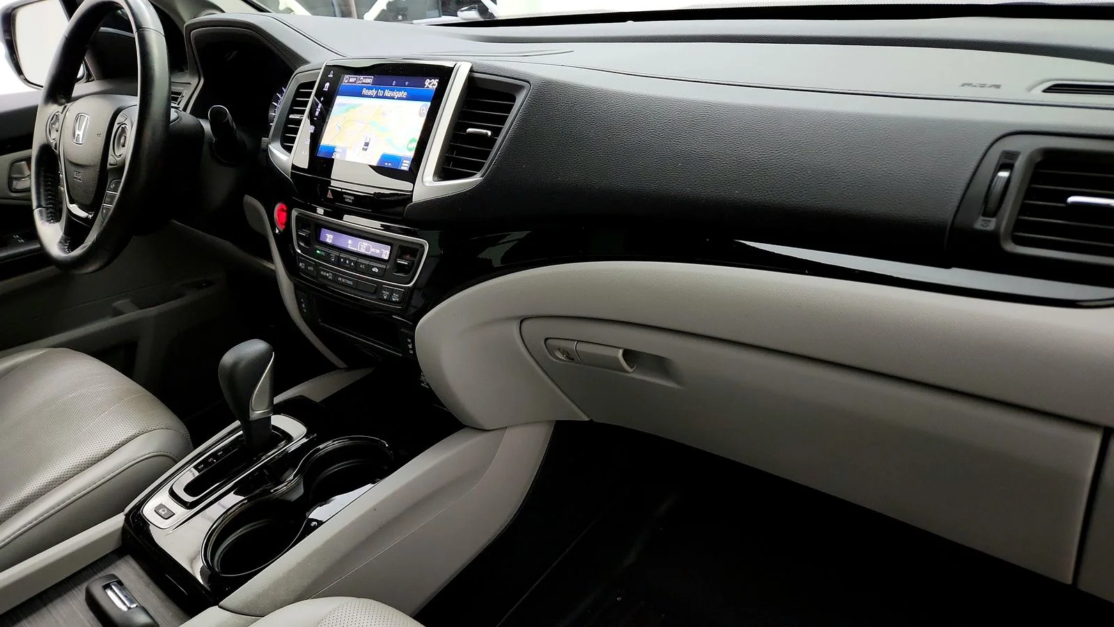 Used 2019 Silver Honda RTL-E image 41