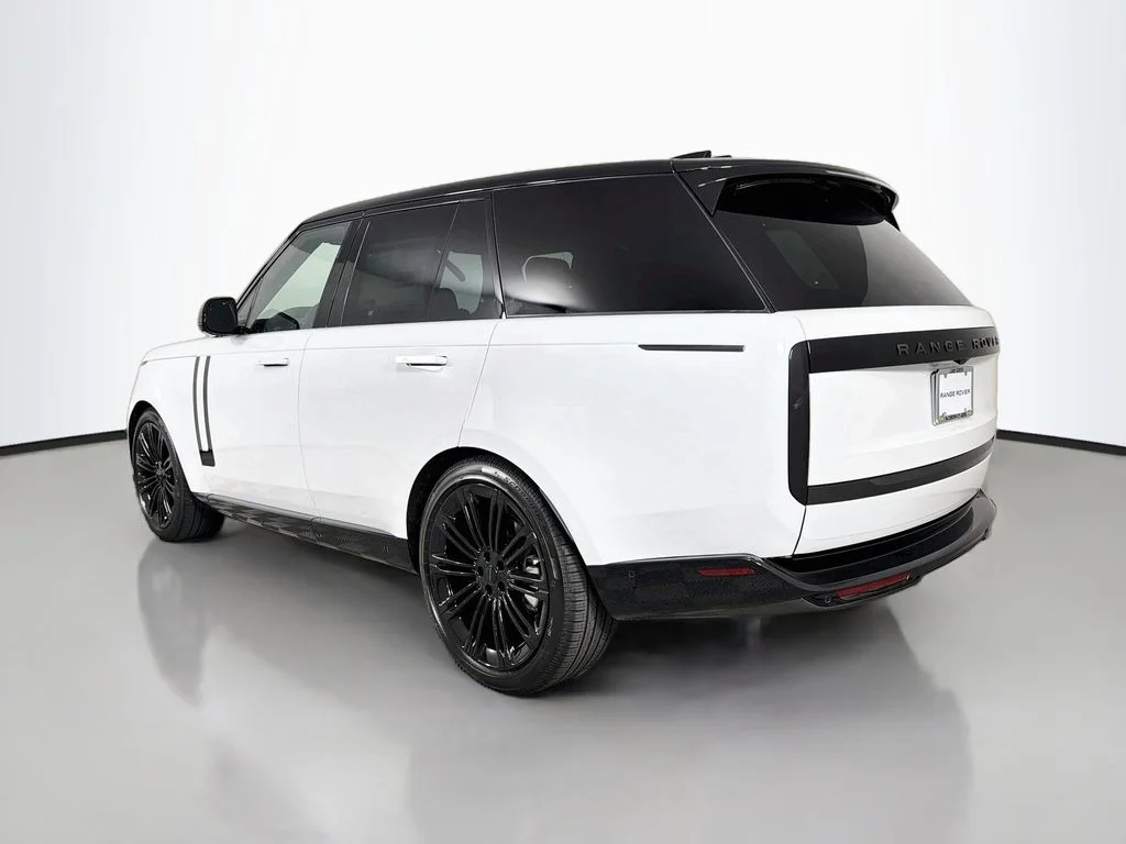 New 2026 Fuji White Land Rover SE image 7