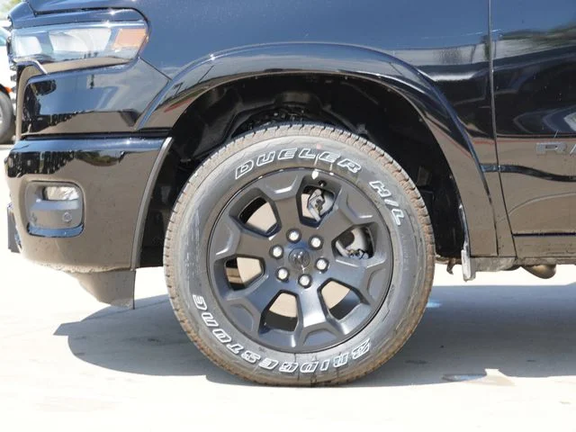 New 2026 Diamond Black Crystal Pearl-Coat Exterior Paint RAM Big Horn/Lone Star image 9