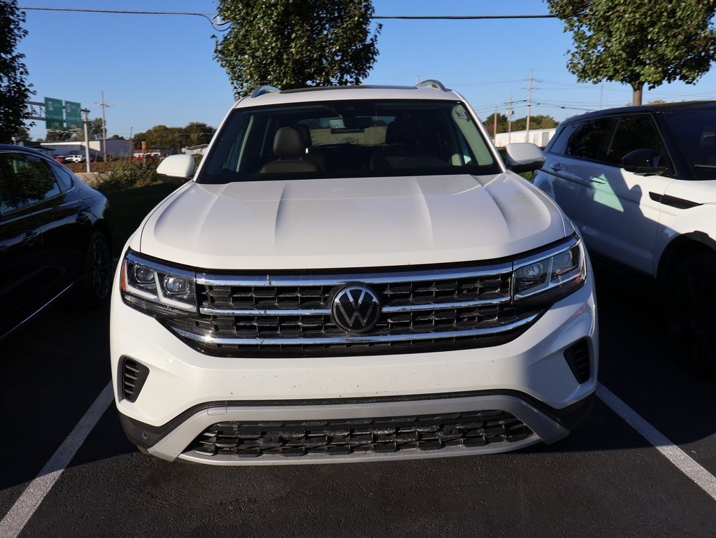 2023 Volkswagen Atlas SEL photo 3
