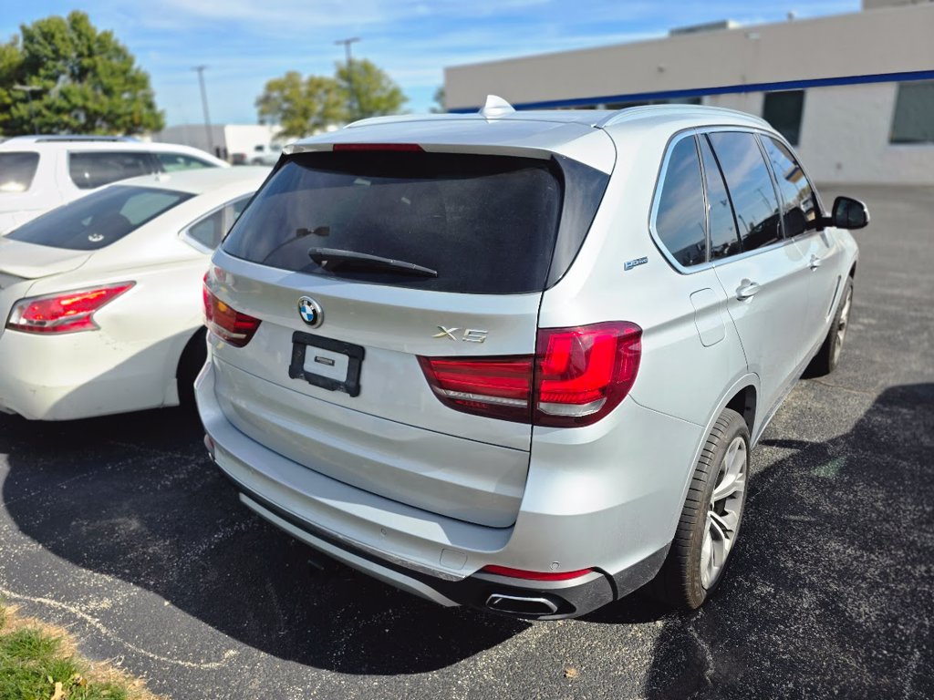 Used 2017 Glacier Silver Metallic BMW xDrive40e image 4
