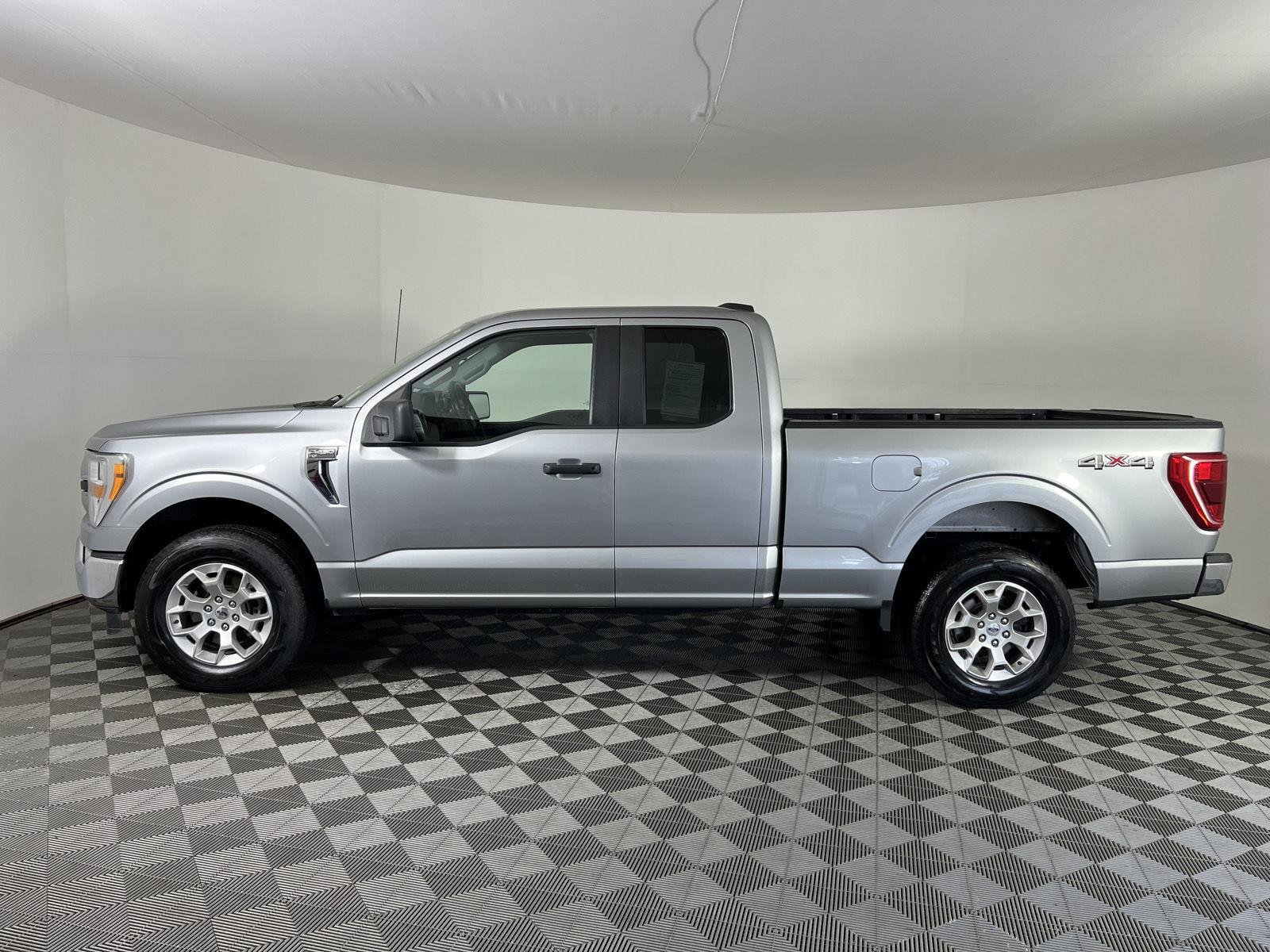 Used 2022 Iconic Silver Ford XLT image 26