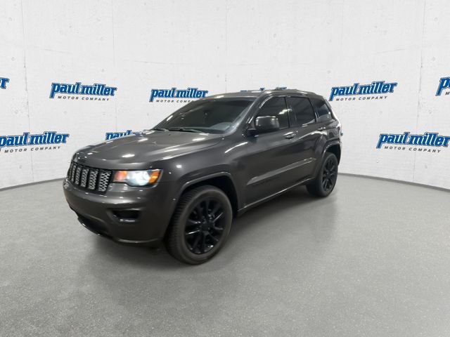 Used 2018 Gray Jeep Altitude image 5