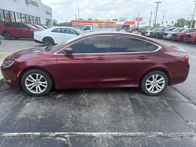Used 2015 Red Chrysler Limited image 3