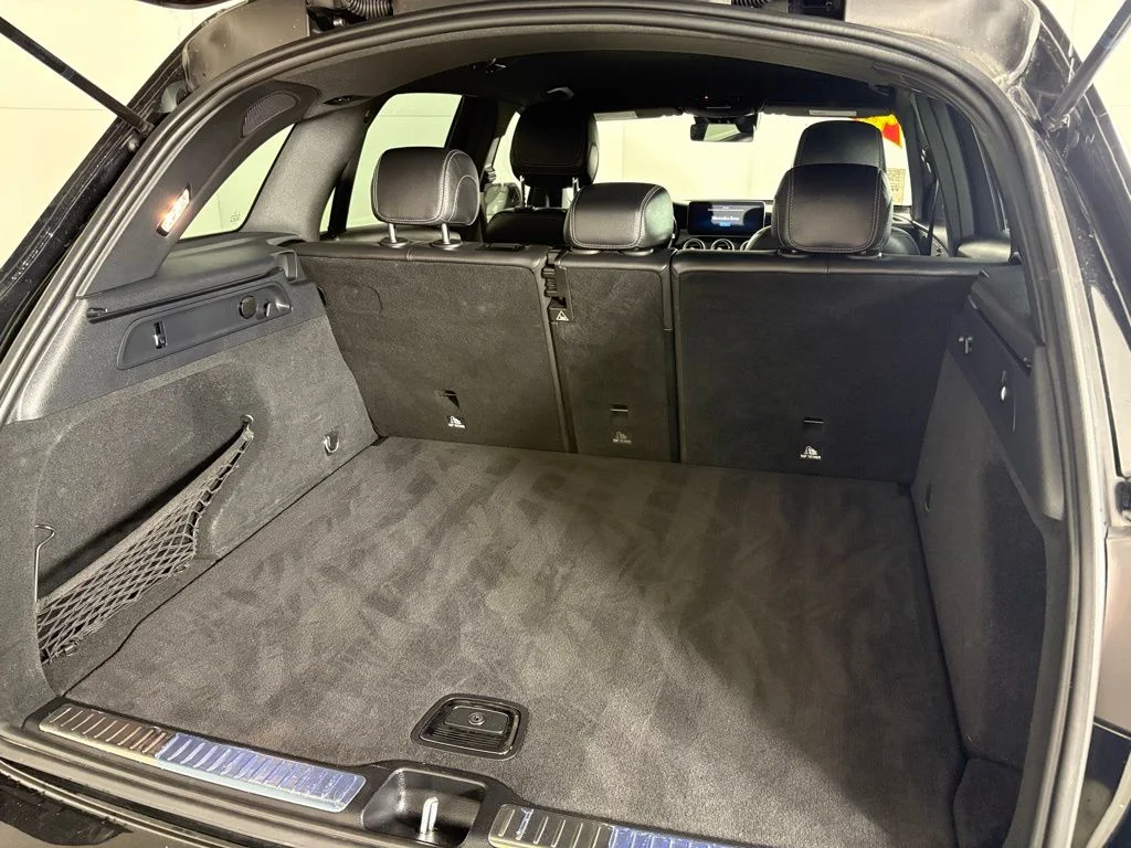 Used 2022 Black Mercedes-Benz GLC 300 image 18