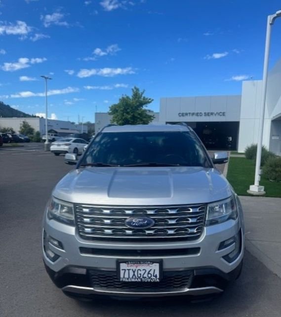 2017 Ford Explorer Limited photo 2