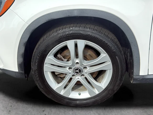 Used 2019 White Mercedes-Benz GLA 250 image 9
