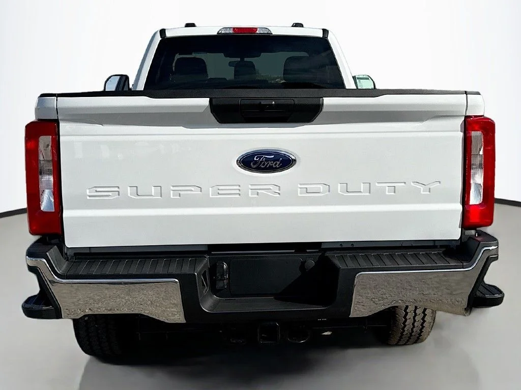 New 2026 Oxford White Ford F-350® XLT image 11