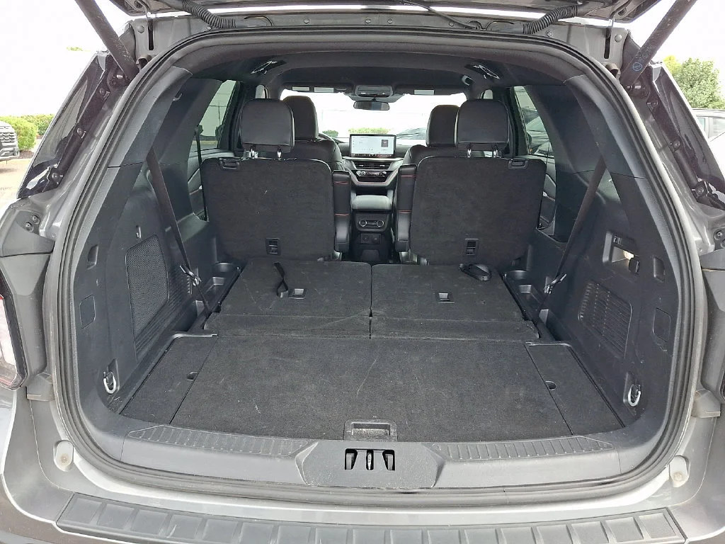 Used 2025 Carbonized Gray Ford ST-Line image 31