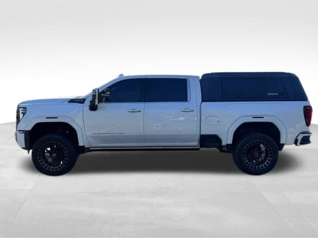 Used 2025 White GMC Denali Ultimate image 4
