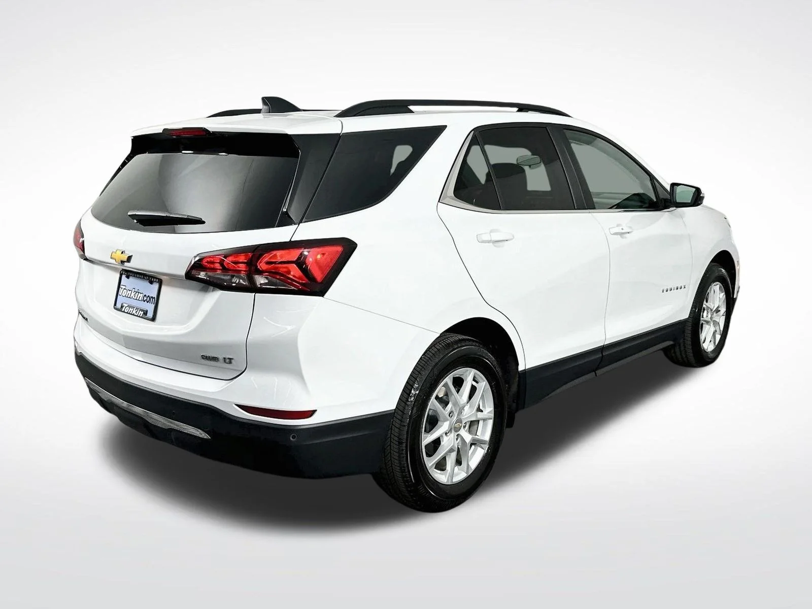 Used 2024 Summit White Chevrolet LT image 8