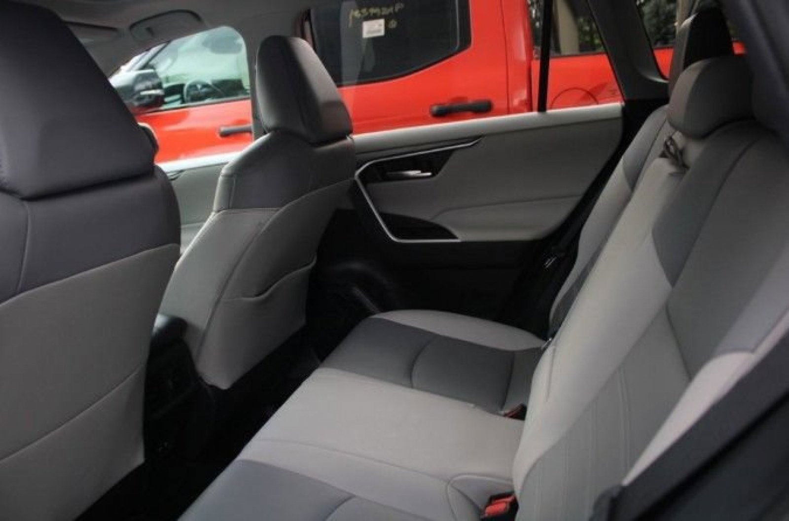 2021 Toyota RAV4 XLE Premium - Photo 8