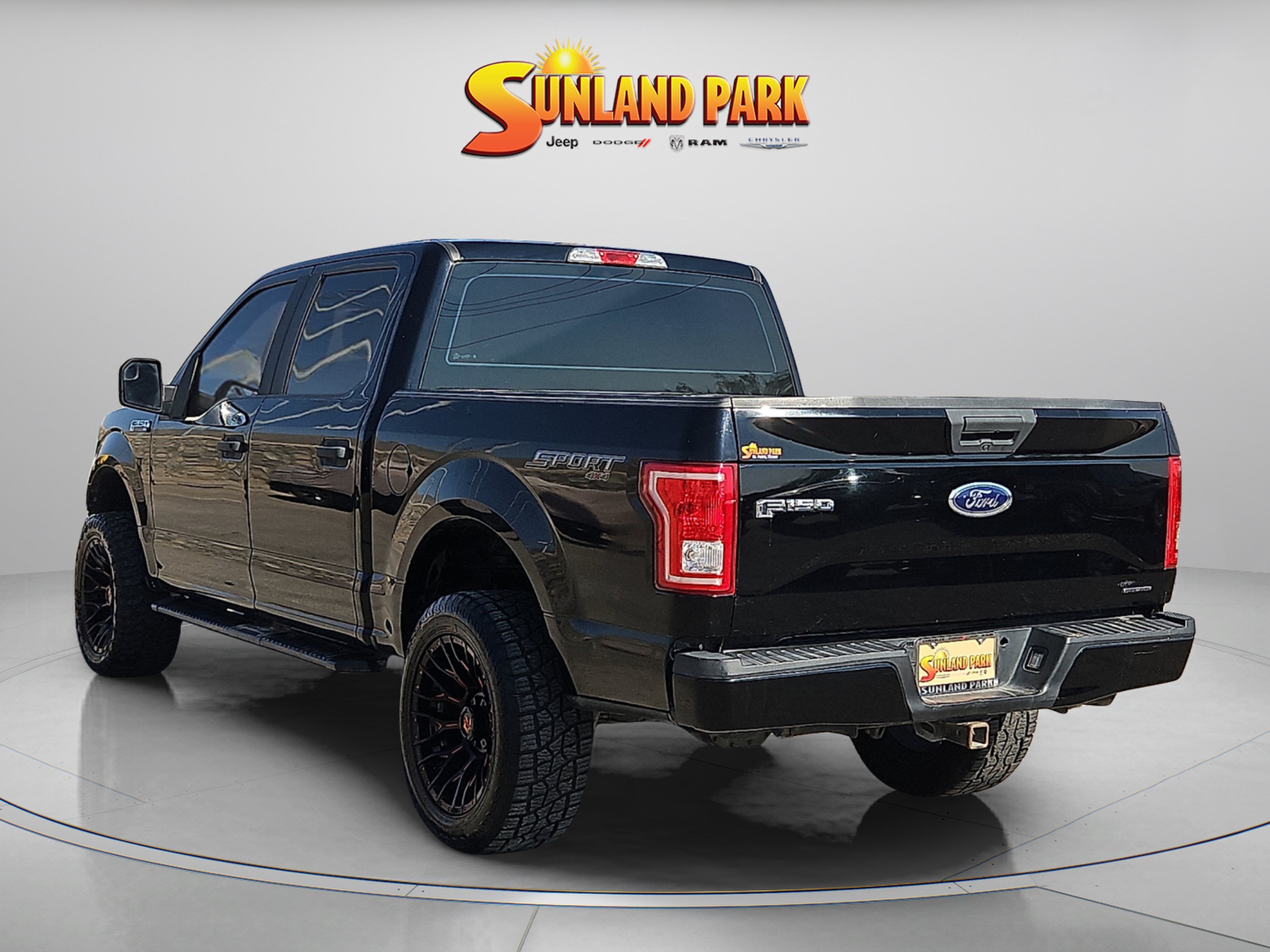 Used 2016 Shadow Black Ford XL image 4