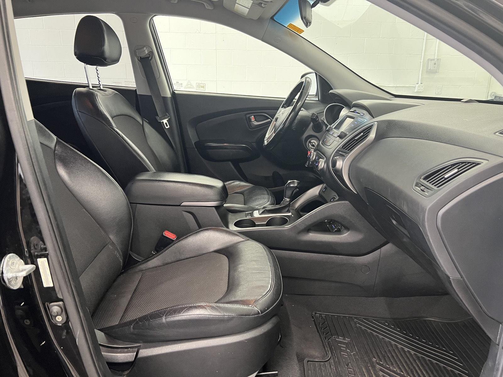 Used 2014 Ash Black Hyundai SE image 9