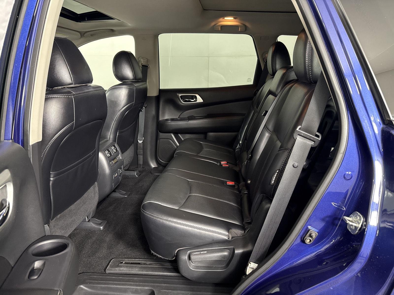 Used 2019 Caspian Blue Metallic Nissan Platinum image 26