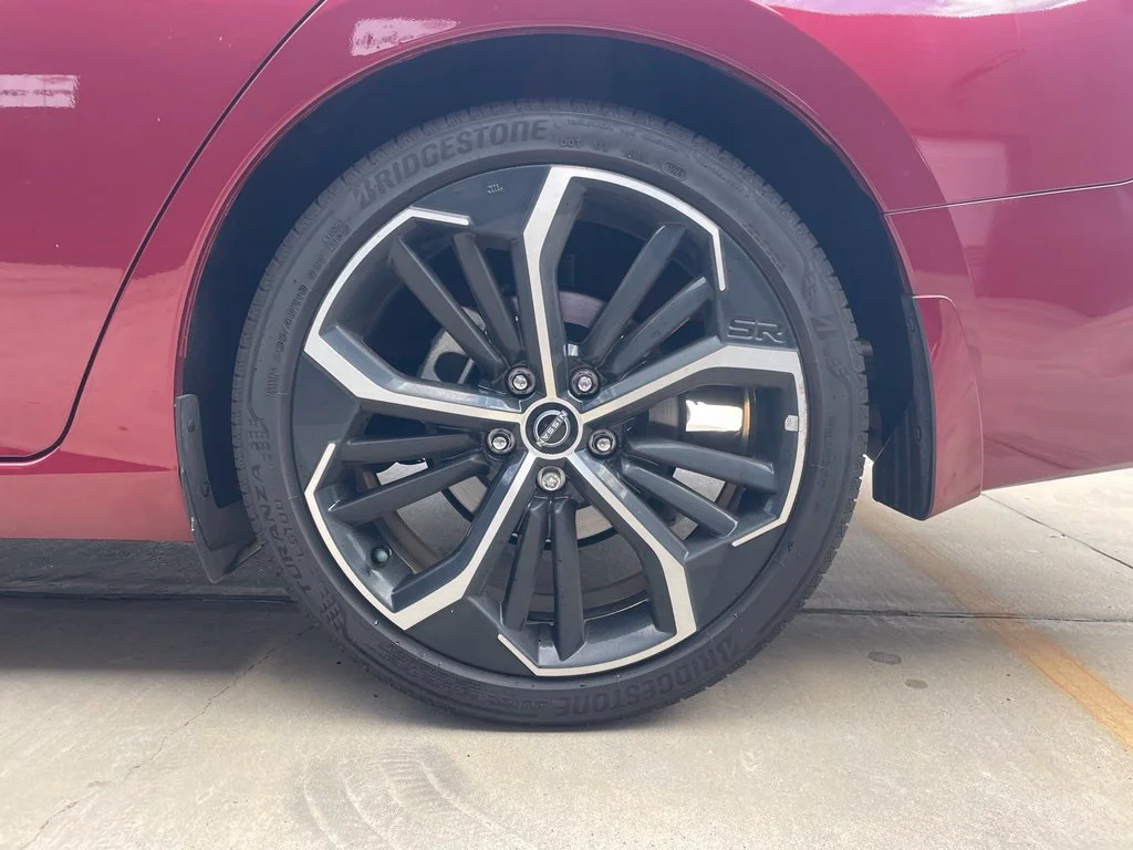 Used 2024 Red Nissan 2.5 SR image 16