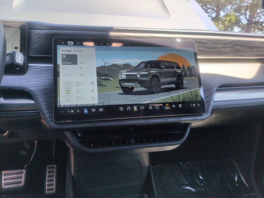 2023 Rivian R1S Adventure - Photo 18