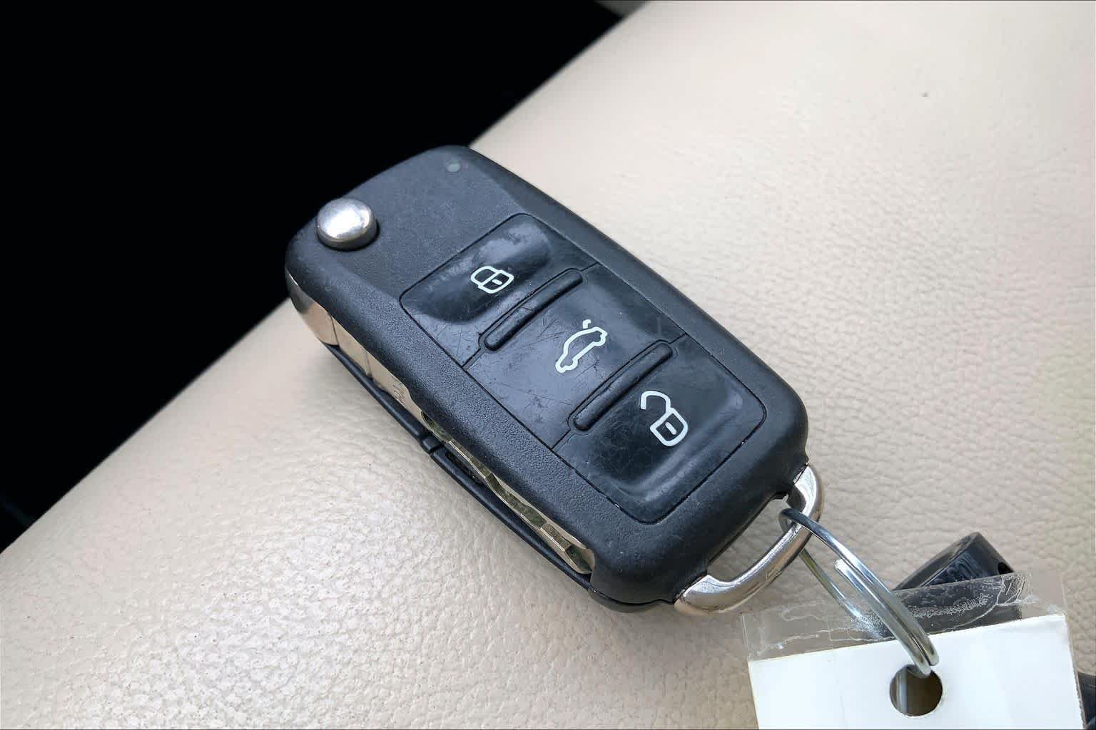 Used 2012 Candy White Volkswagen SEL image 14