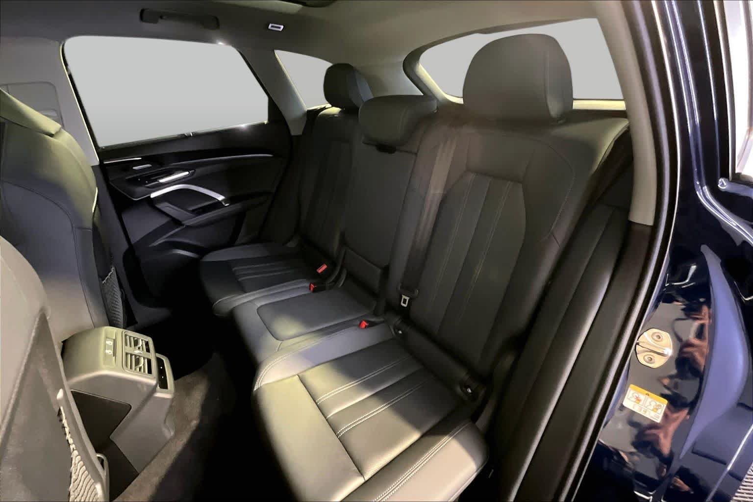 Used 2025 Navarra Blue Metallic Audi Premium Plus image 20