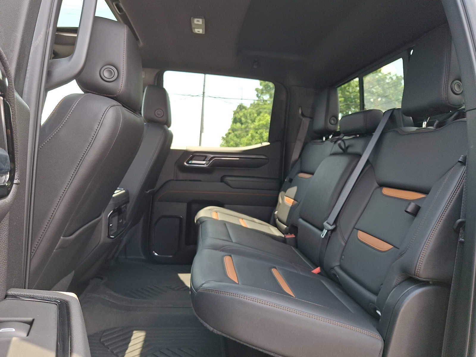 Used 2022 Summit White GMC AT4 image 10