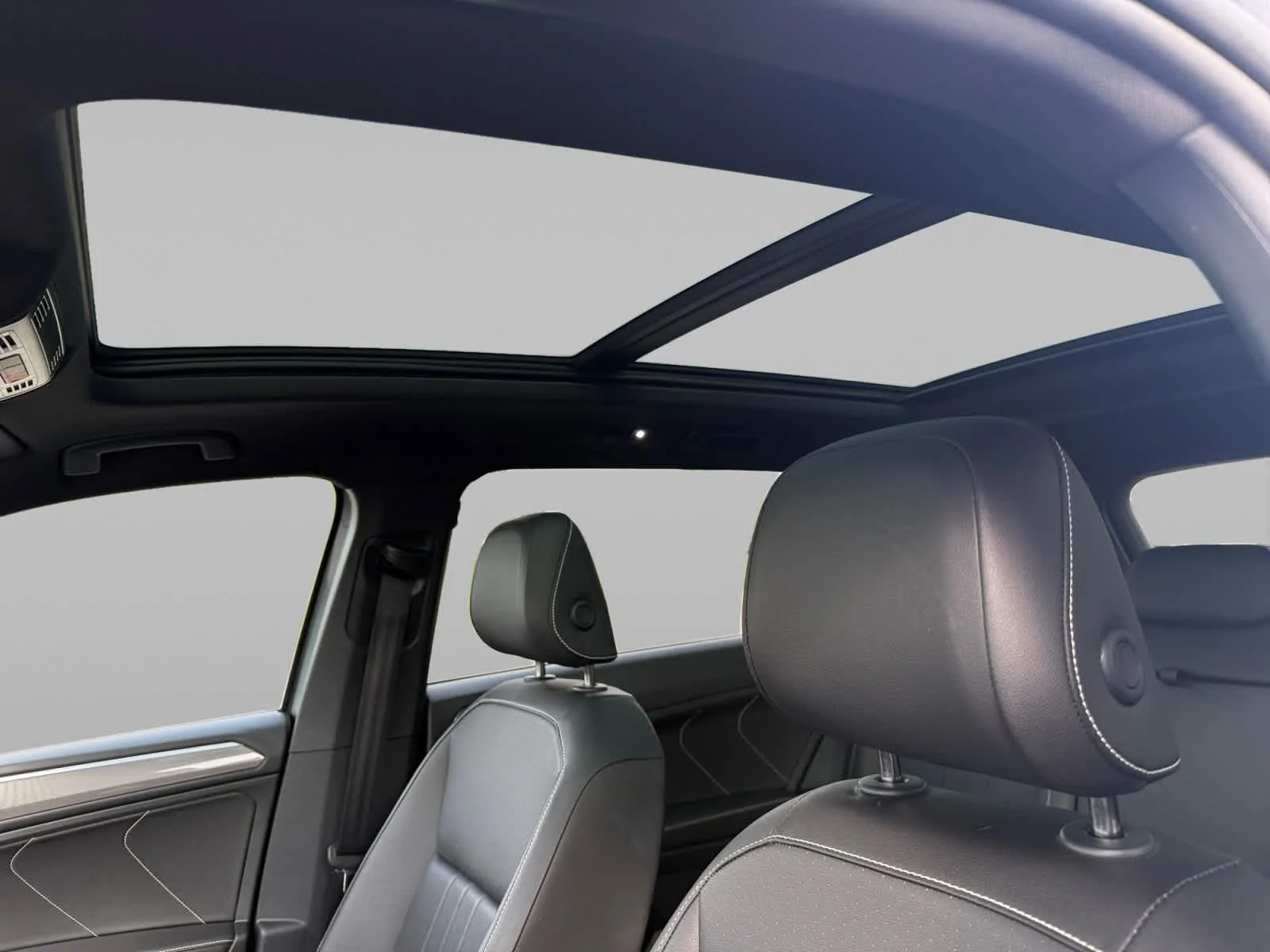 2023 Volkswagen Tiguan SE R-LINE BLACK - Photo 12