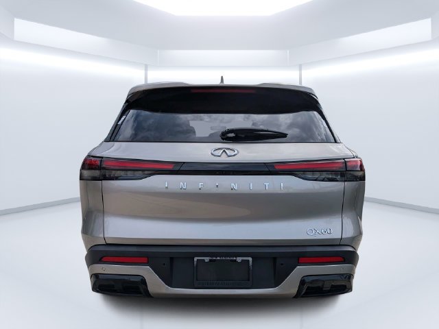 Used 2025 Silver INFINITI LUXE image 4