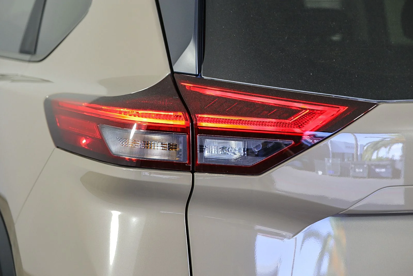 2025 Nissan Rogue SV - Photo 7