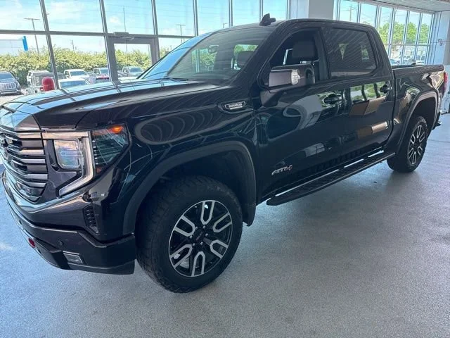 Used 2024 Onyx Black GMC AT4 image 3