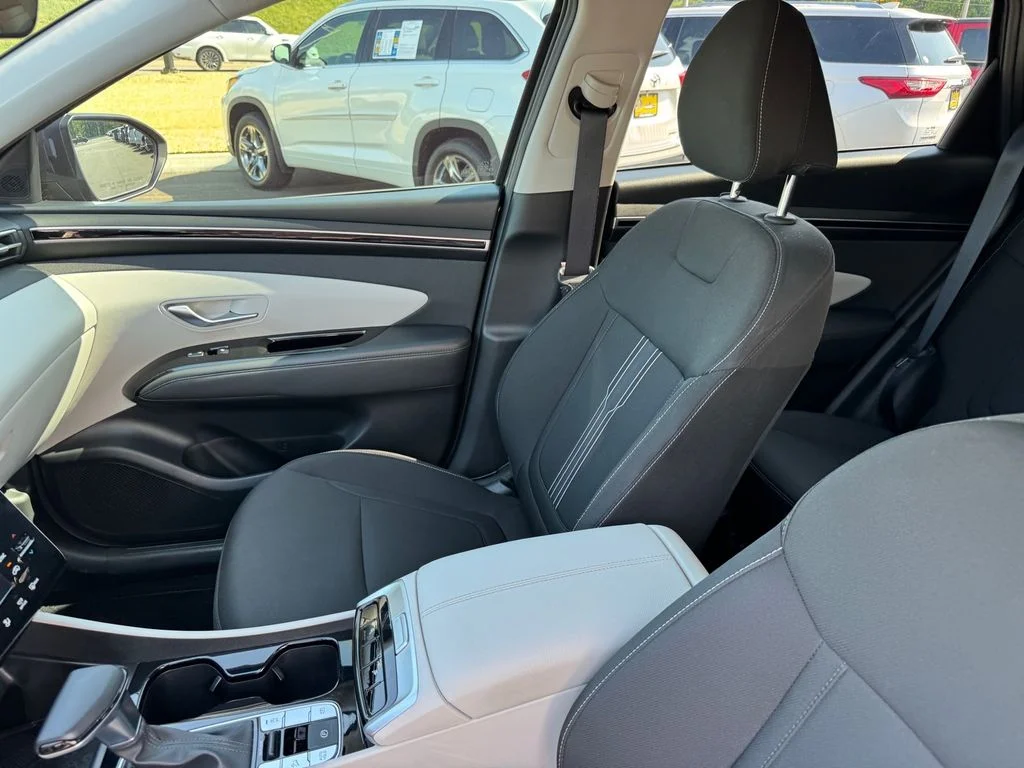 Used 2022 Gray Hyundai SEL image 10