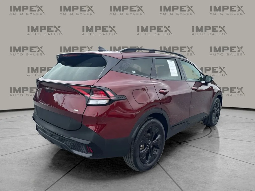 Used 2025 Red Kia X-Line image 3