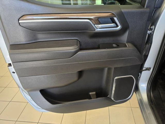 Used 2025 Gray Chevrolet LT image 25