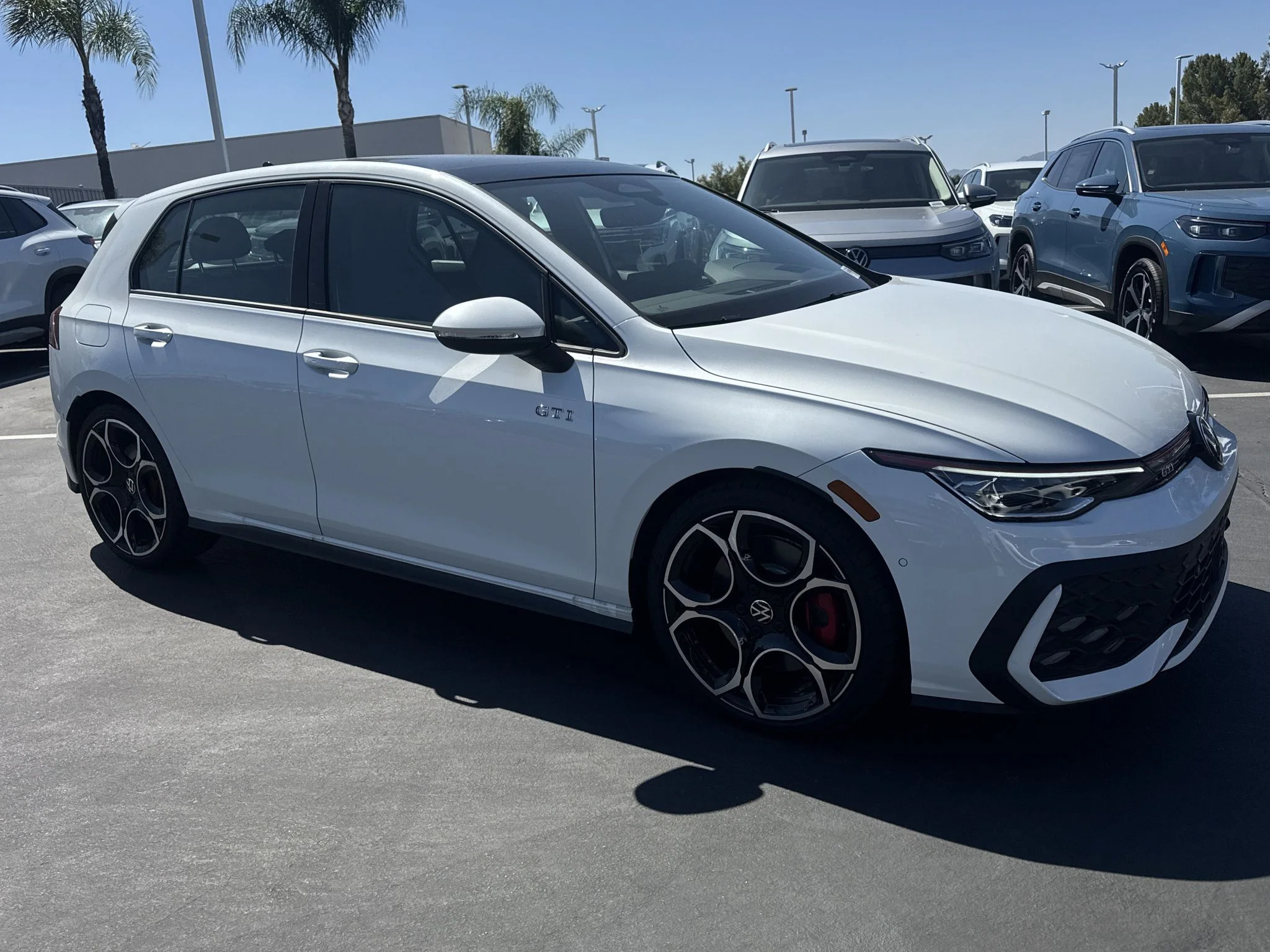 New 2026 Opal White Pearl Volkswagen Autobahn image 2
