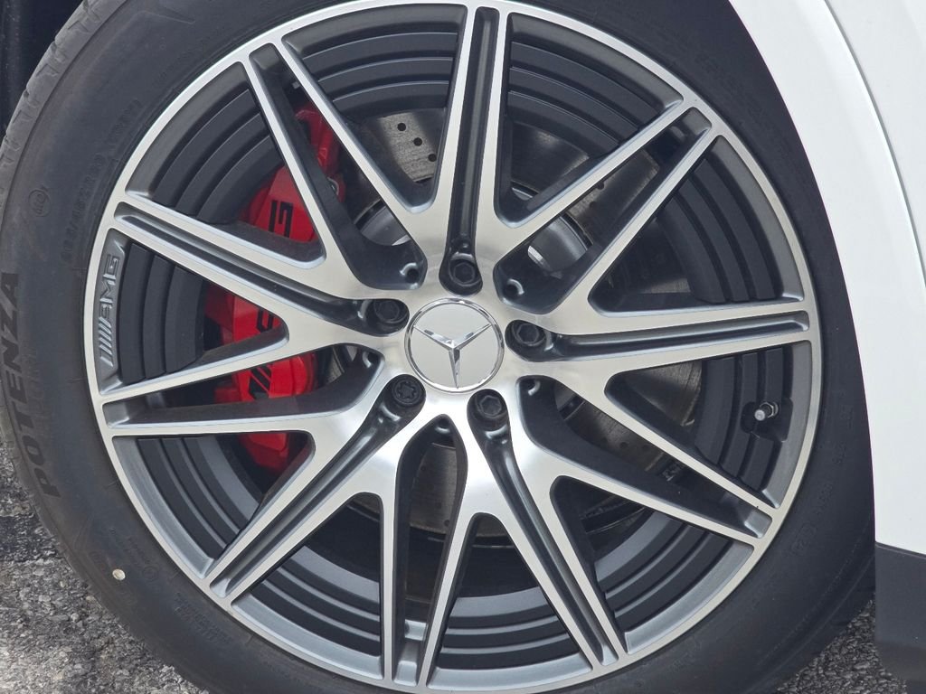 2025 Mercedes-Benz GLC AMG GLC63 S - Photo 10