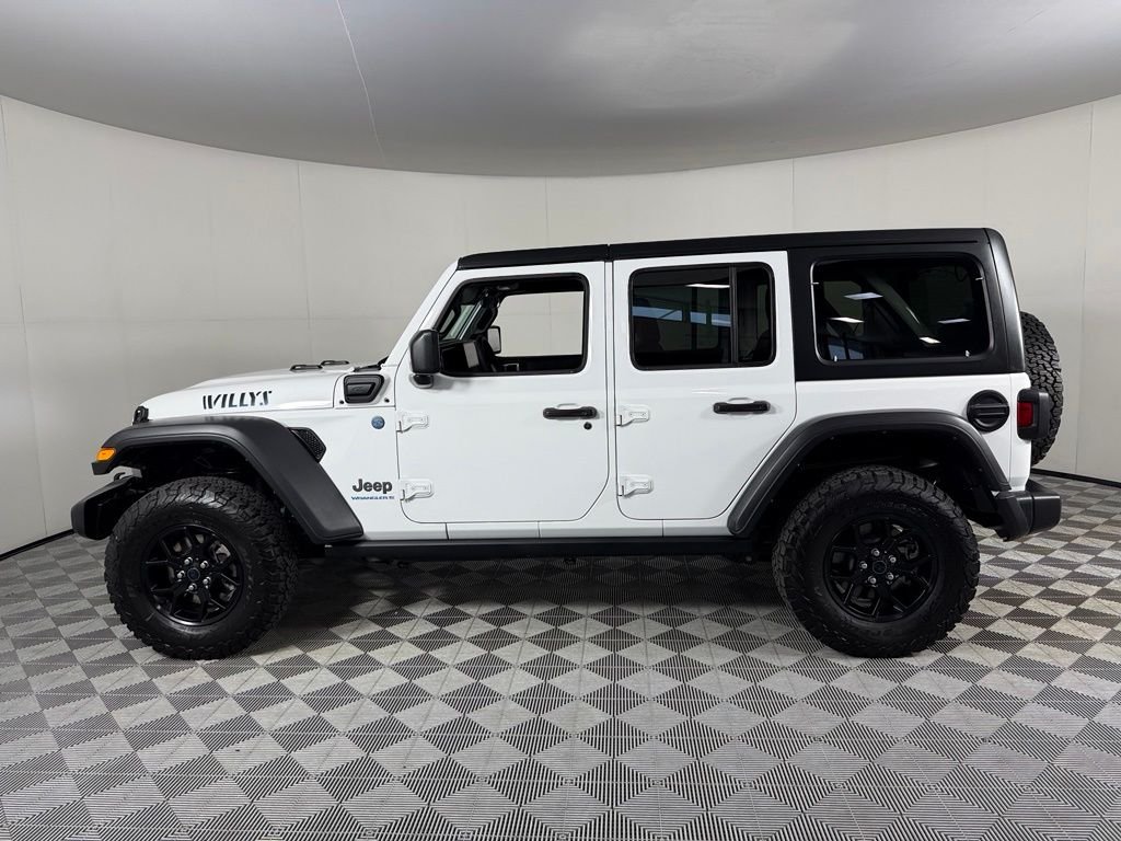 Certified Used 2025 White Jeep Willys 4xe image 9