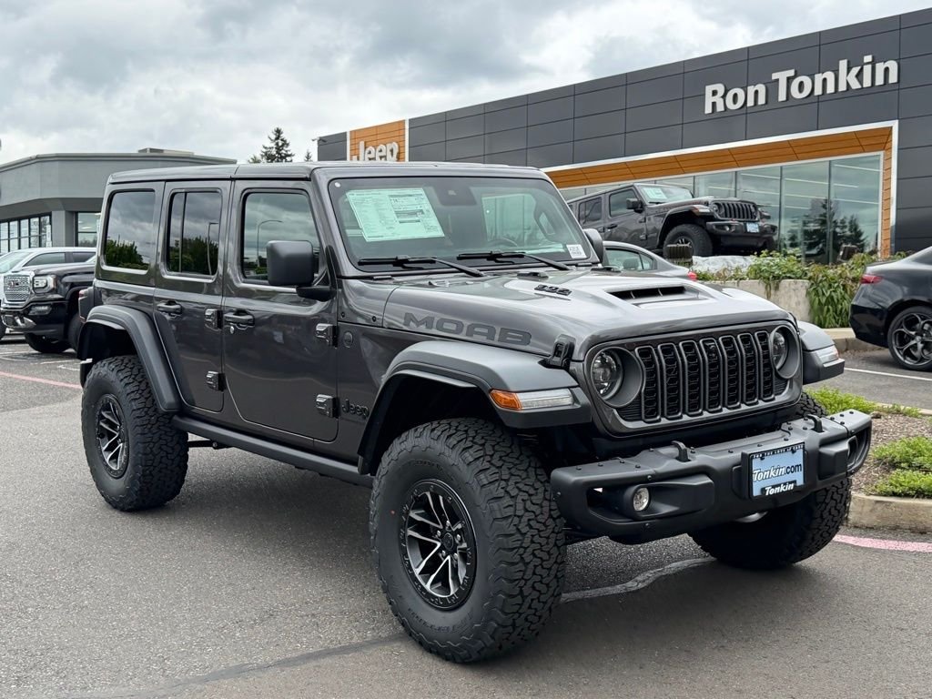 New 2026 Granite Crystal Metallic Clear-Coat Exterior Paint Jeep Moab 392 image 2