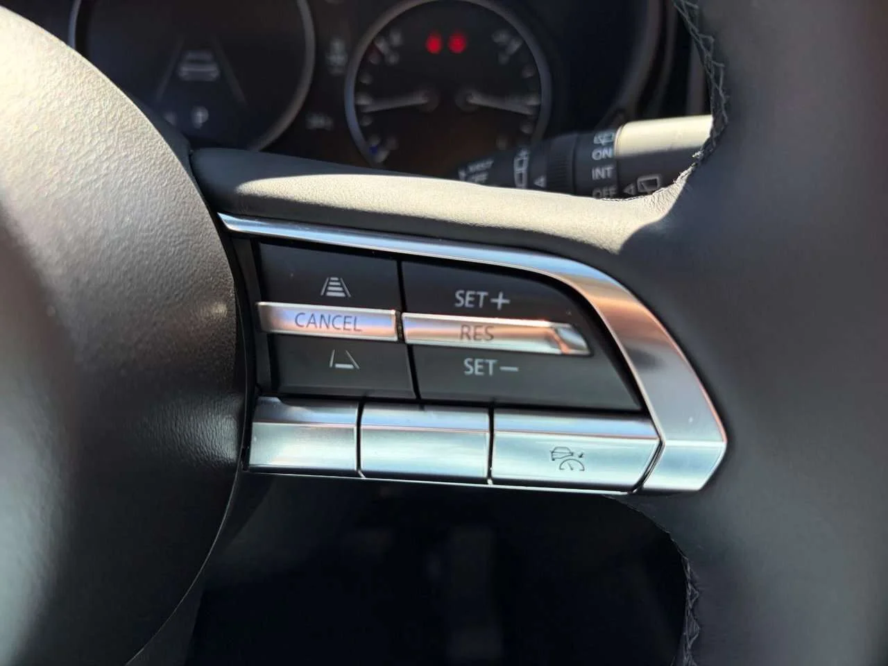Used 2025  Mazda GS-L image 25