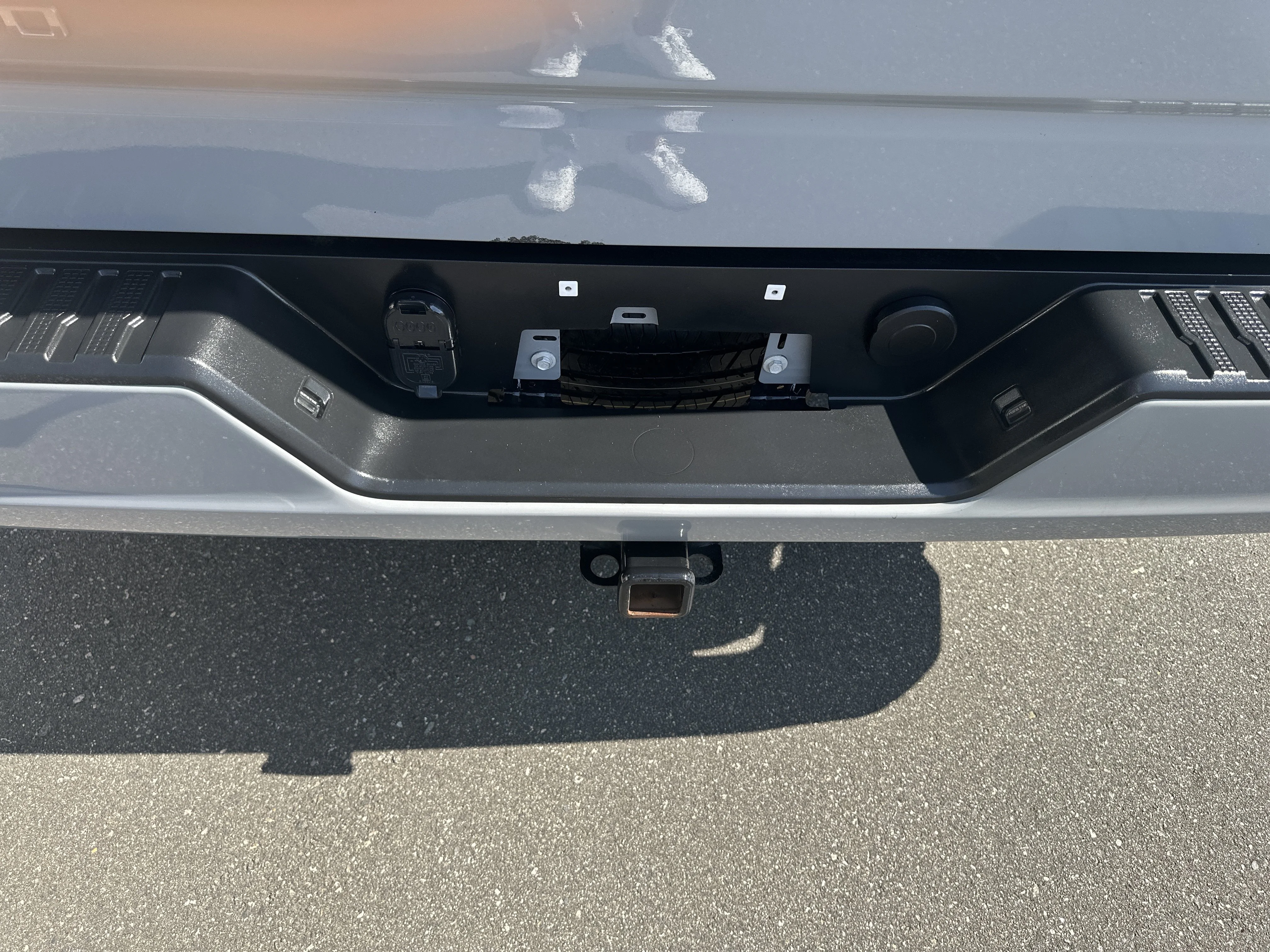 Used 2025 Slate Gray Metallic Chevrolet Custom image 21
