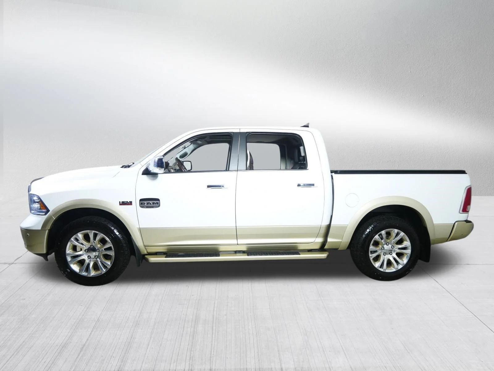 Used 2016 Bright White Clearcoat Ram Longhorn image 4