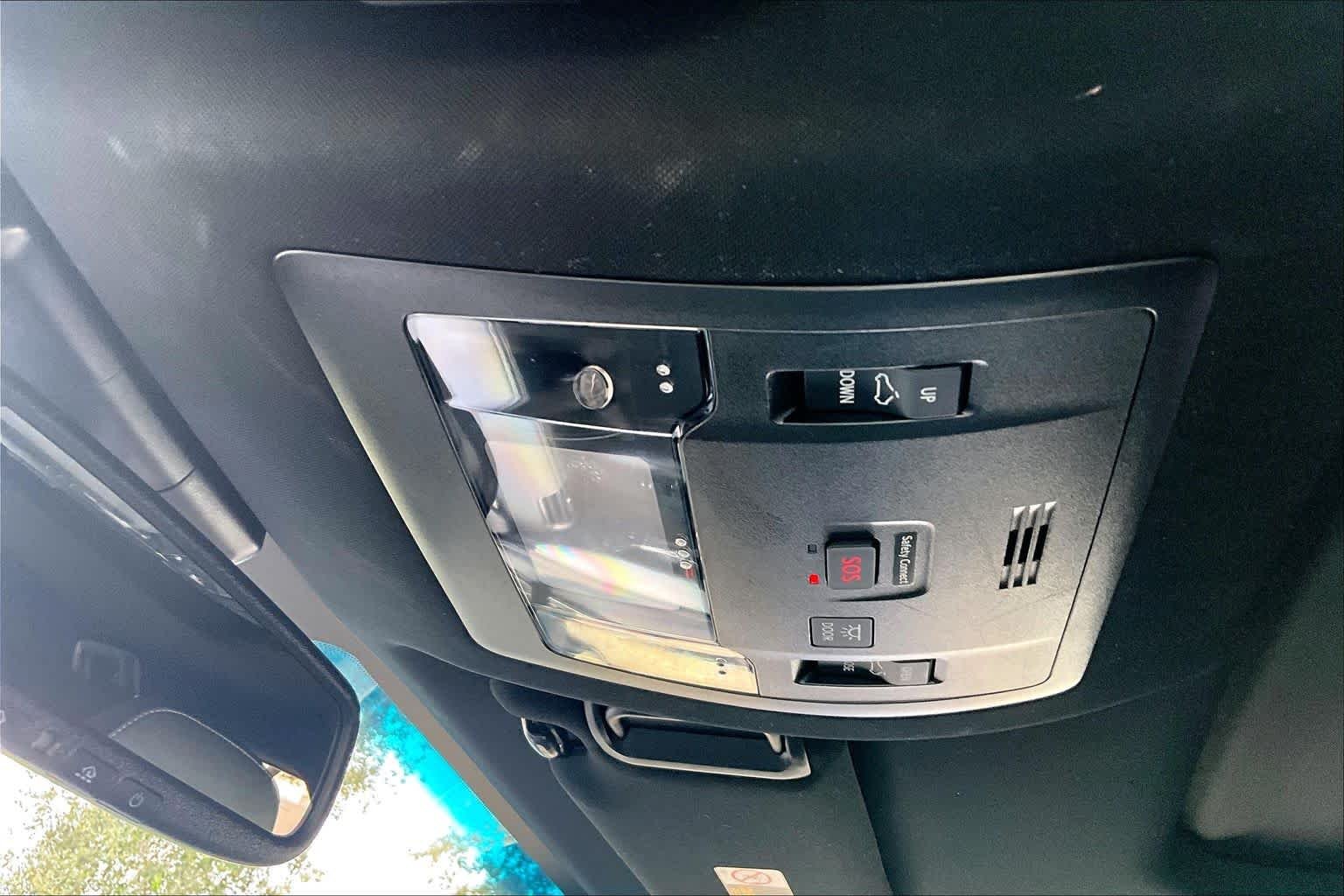 Used 2019 Atomic Silver Lexus F SPORT image 32
