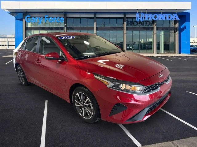 2024 Kia Forte LXS AT's photo