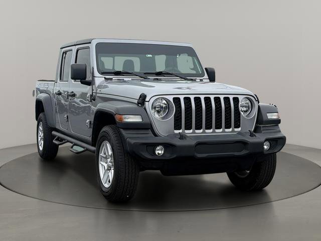 2020 Jeep Gladiator Sport S's photo