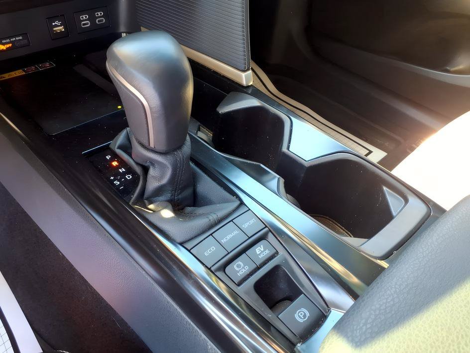 Certified Used 2025 Ice Cap Toyota SE image 20