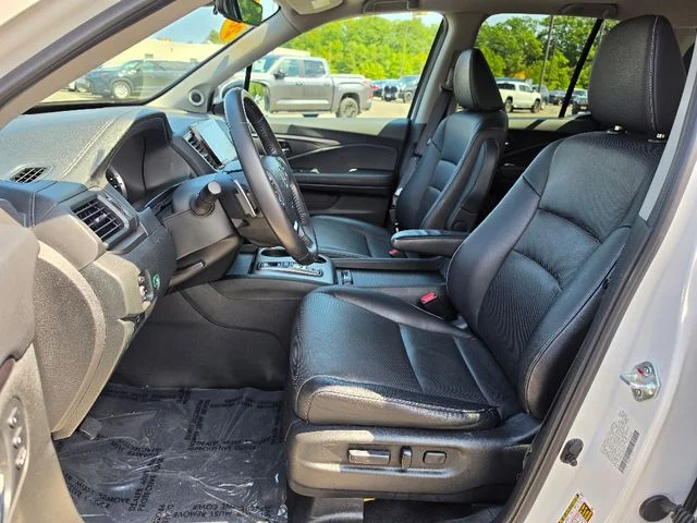 Used 2023 White Honda RTL image 21