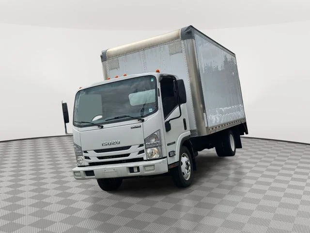 2020 Isuzu NPR-HD's photo