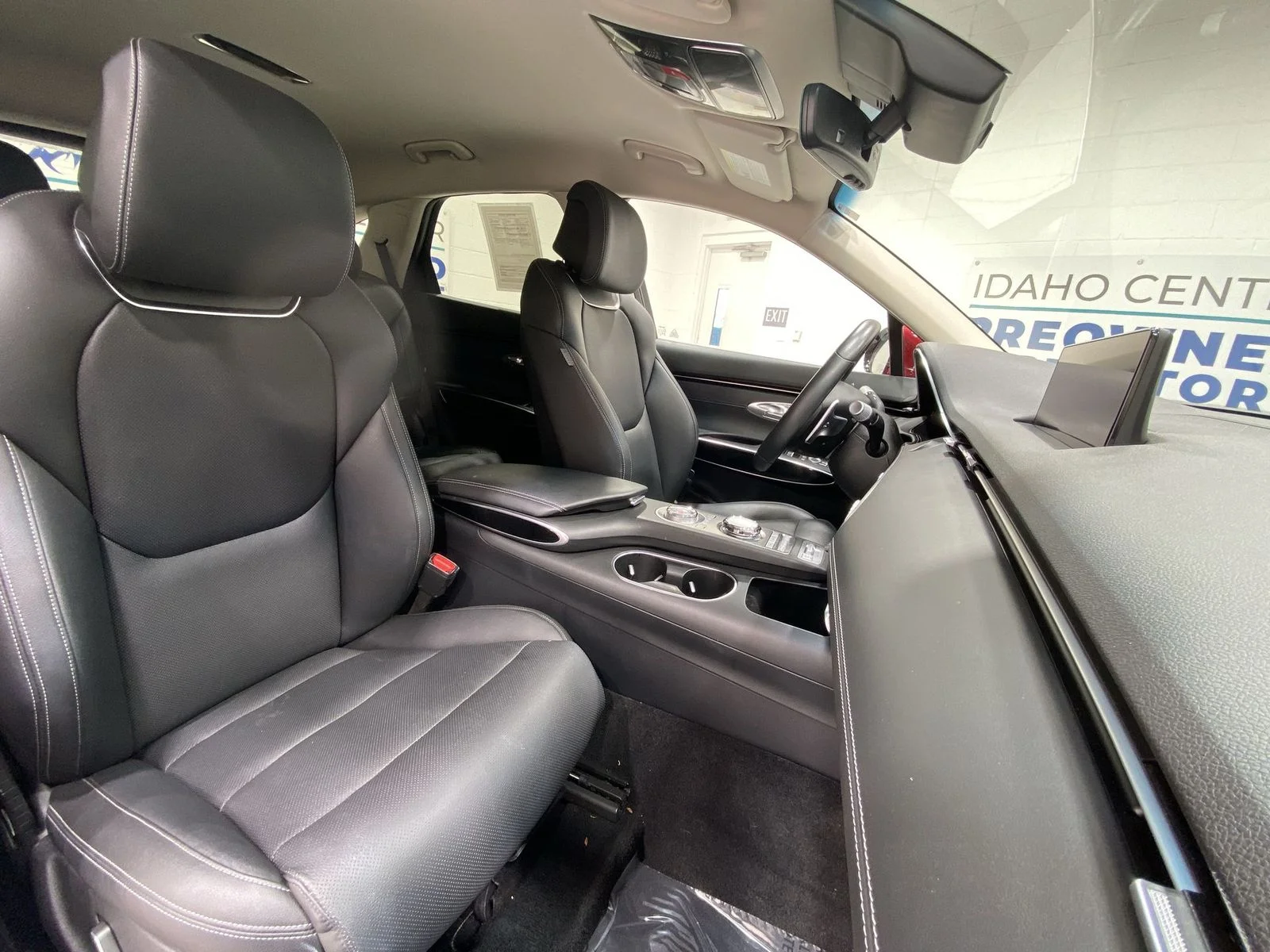2025 GENESIS GV70 Standard - Photo 24