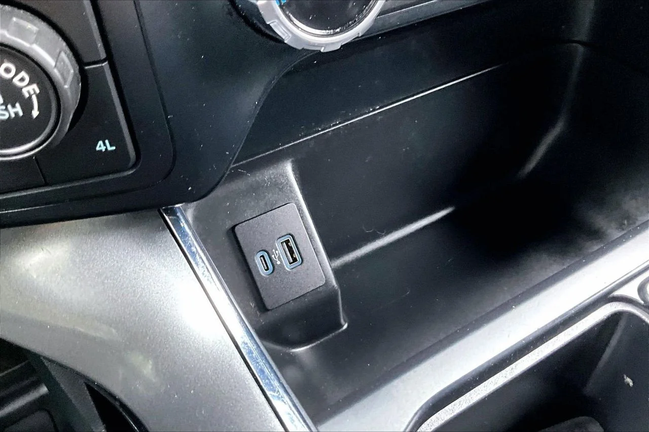 Used 2023 White Ford XLT image 17