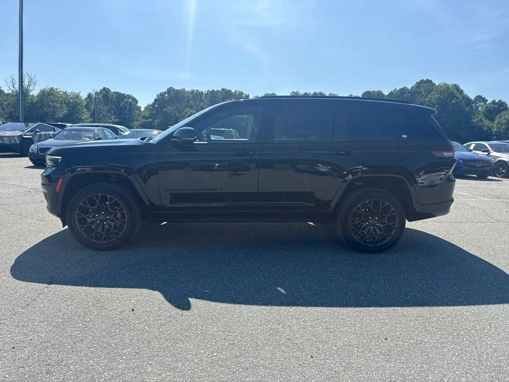 Used 2025 Black Jeep Summit image 2